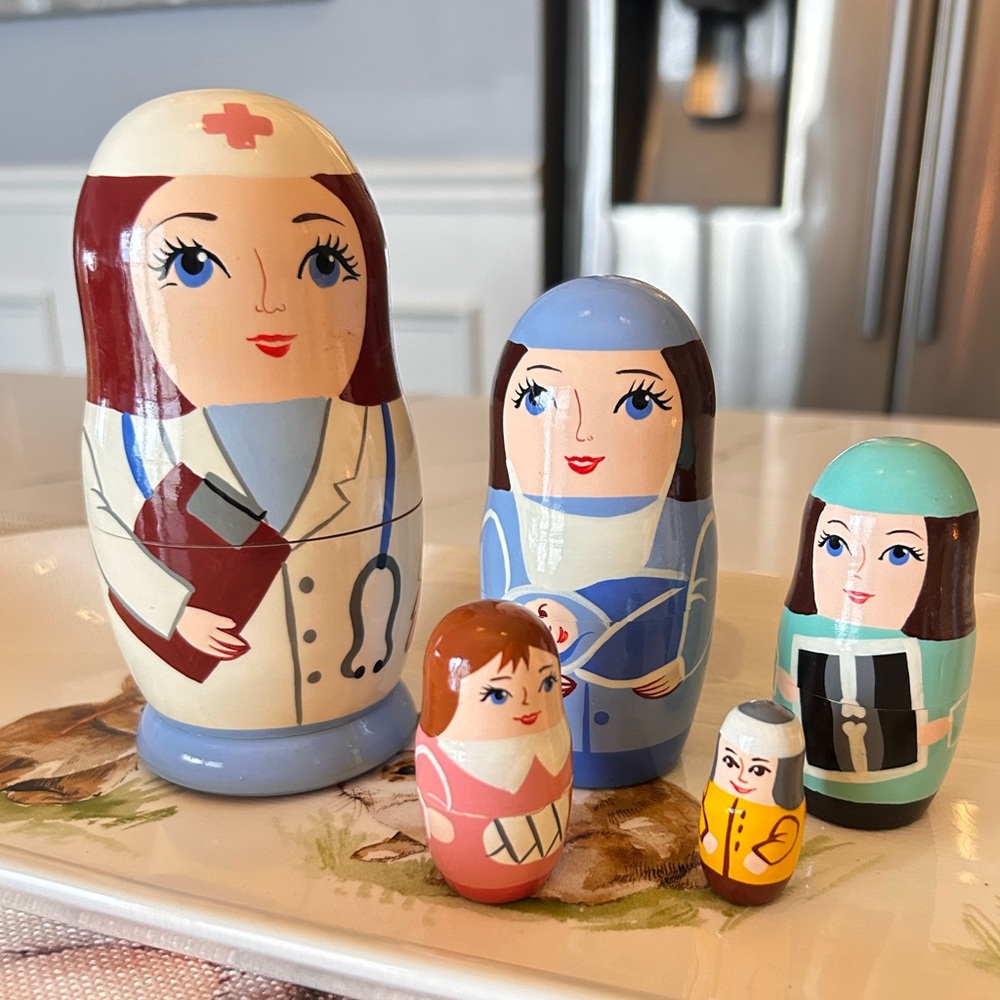 Colorful Nesting Dolls Set